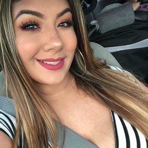 Meet your Posher, Dayana